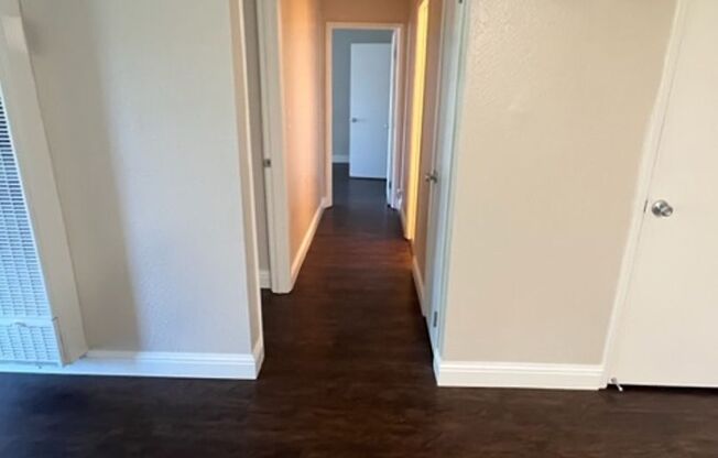 2 beds, 1 bath, 824 sqft, $1,625, Unit 42