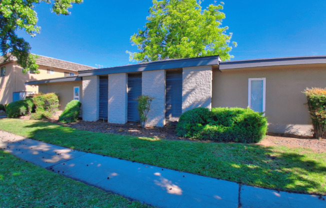 3319 E. Fairmont Ave.