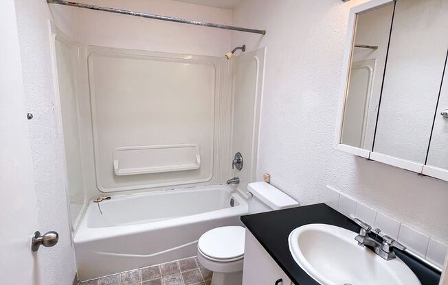 3 beds, 2 baths, 1,540 sqft, $4,895, Unit 400