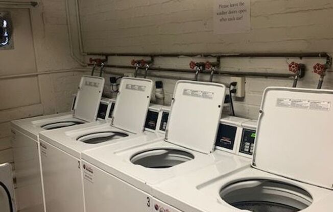 Studio, 1 bath, 450 sqft, $1,742, Unit 304