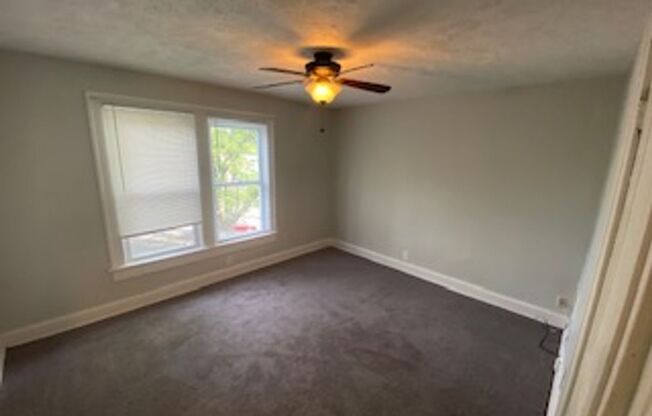 4 beds, 1.5 baths, $1,495, Unit 433