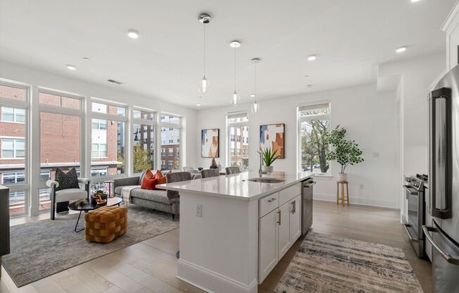 1 bed, 1 bath, 671 sqft, $2,750, Unit 205