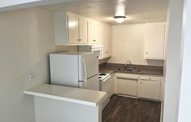 Studio, 1 bath, $1,425, Unit 54