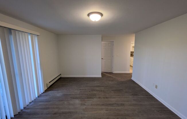 1 bed, 1 bath, 900 sqft, $1,650, Unit B04