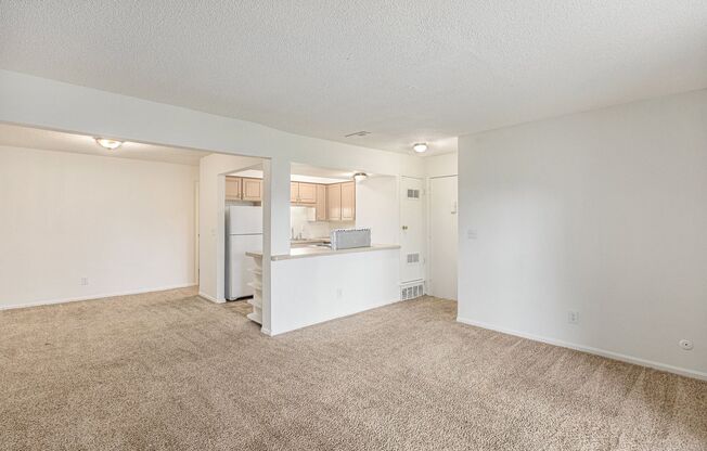 1 bed, 1 bath, 870 sqft, $945, Unit 7071 Unit #225