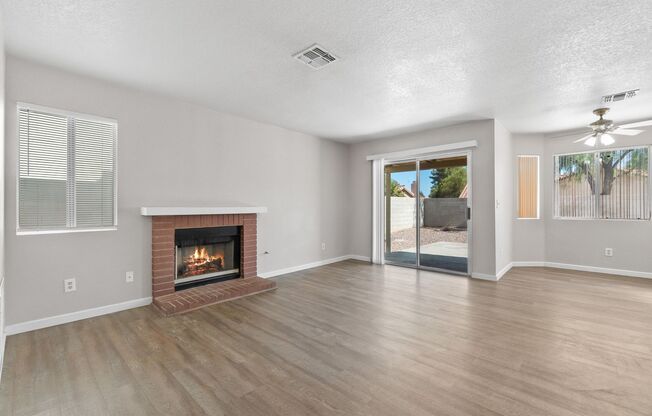 Silverado Ranch, Upgraded 3 Bedroom Home!