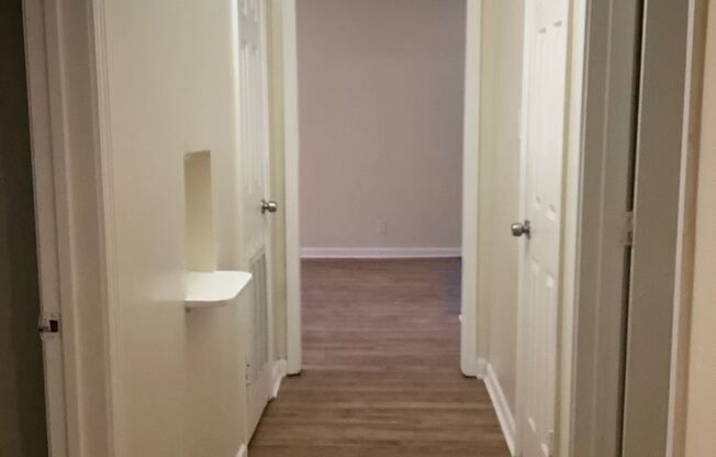 3 beds, 1 bath, $1,095