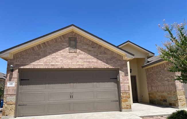 Luxury 3 Bed-2 Bath Duplex in NBTX!