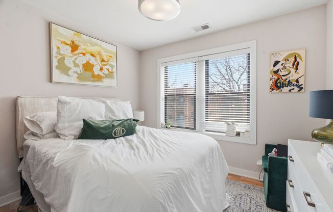 3 beds, 2 baths, 830 sqft, $4,450, Unit 928-3S