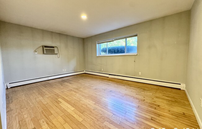 412 LANGLEY RD