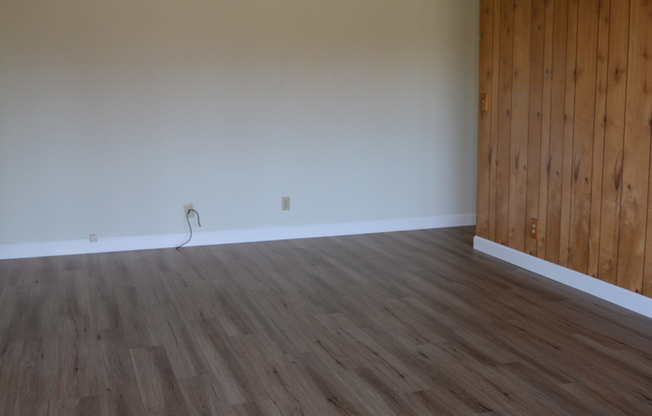 UPSTAIRS 2 BEDROOM UNIT IN A 4PLEX AT HAMILTON DOWNS