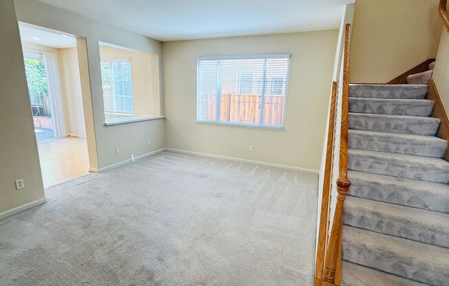 Beautiful 3 Bed 2.5 Bath Santa Clara Townhome. 2 Car Garage & Private Backyard