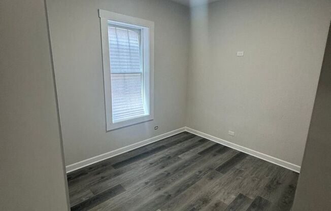 1328 W. 18th Pl