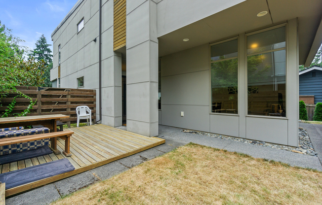 2325 N 122 ST