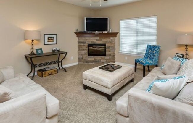 2 beds, 2.5 baths, 1,200 sqft, $1,495, Unit 10-102