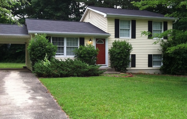 138 Wynnmeade Pkwy: 4BD, 2BA home in Peachtree City on quiet, wooded lot for rent!