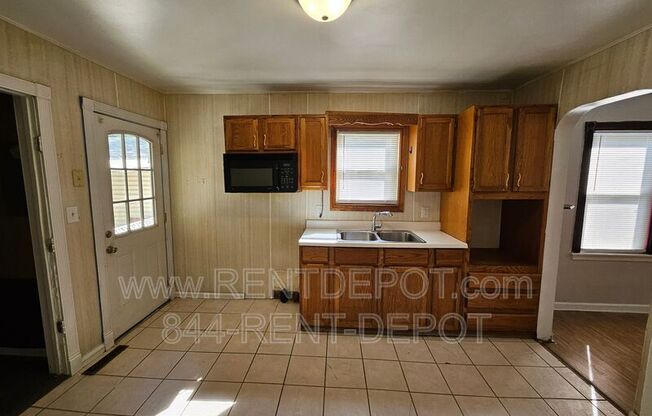 1610 TAYLOR AVE