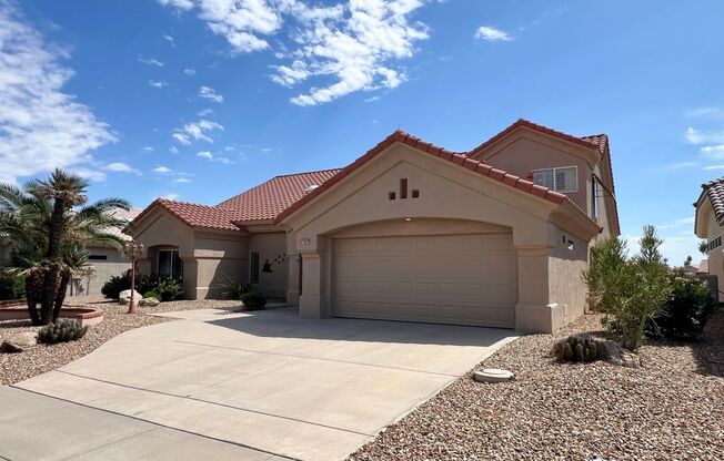 Sun City West 3bed/3bath Rental Home with Bonus Space!