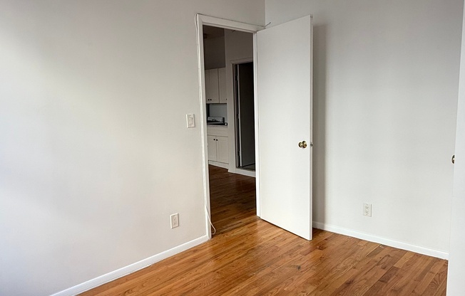 1 bed, 1 bath, $3,800, Unit 1-N