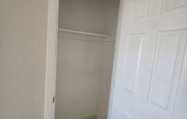 2 beds, 2 baths, 875 sqft, $1,395, Unit 7