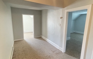 3 beds, 1 bath, $2,650, Unit 6