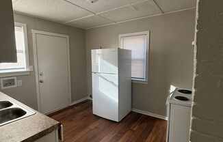 2 beds, 1 bath, $1,200