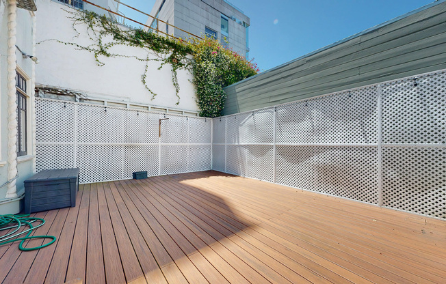 1305 LOMBARD ST