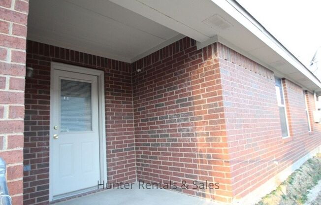 3 beds, 2 baths, $1,075