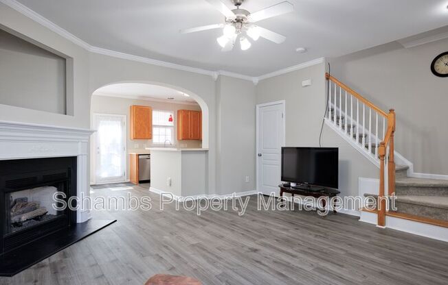512 COLWICK LN