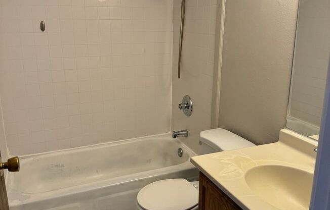 1 bed, 1 bath, $1,375, Unit Unit 201