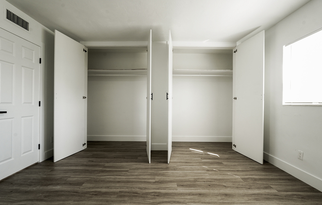 Lakeshore Presidential Apartments