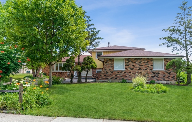 13633 CHERRY LN