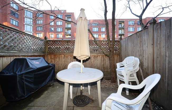 4 beds, 3.5 baths, 1,900 sqft, $5,800, Unit T8