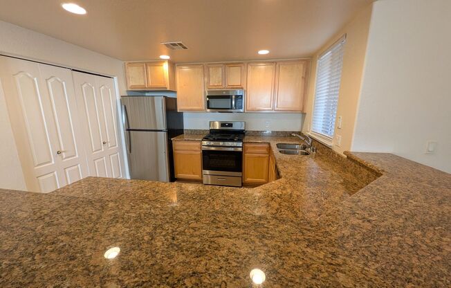 3 beds, 2 baths, 1,333 sqft, $2,550
