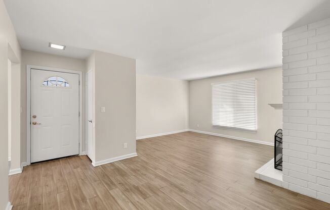 3 beds, 2 baths, 1,250 sqft, $2,800, Unit 101