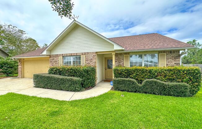 Updated 3 bedroom 2 bath cul-de-sac home located in Emerald Shores Subdivision for rent!