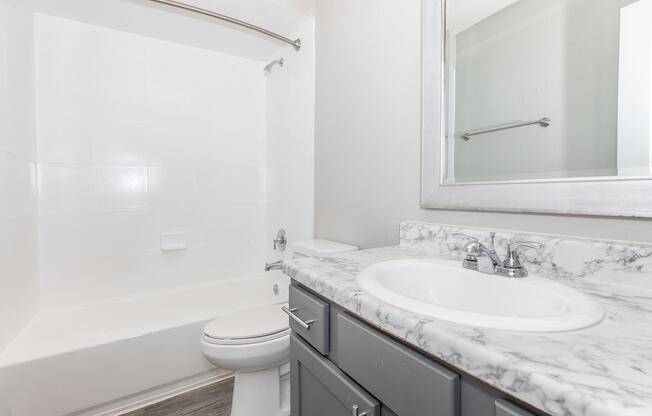 2 beds, 1 bath, 1,010 sqft, $1,205