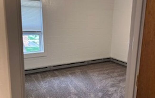 1 bed, 1 bath, 482 sqft, $745, Unit 220