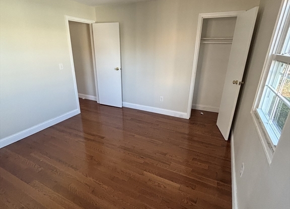 2 beds, 1 bath, 840 sqft, $2,450, Unit 2