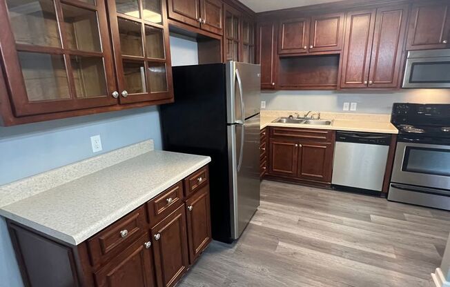 2 beds, 2 baths, 1,100 sqft, $1,075, Unit E-1