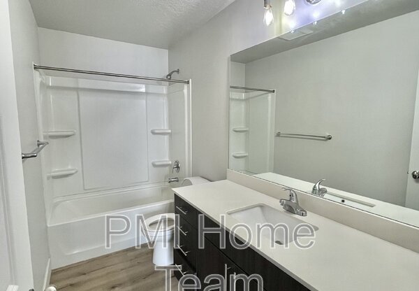 3 beds, 2 baths, $1,650