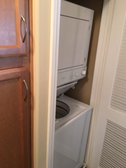 2 beds, 2 baths, $2,650, Unit Unit 284