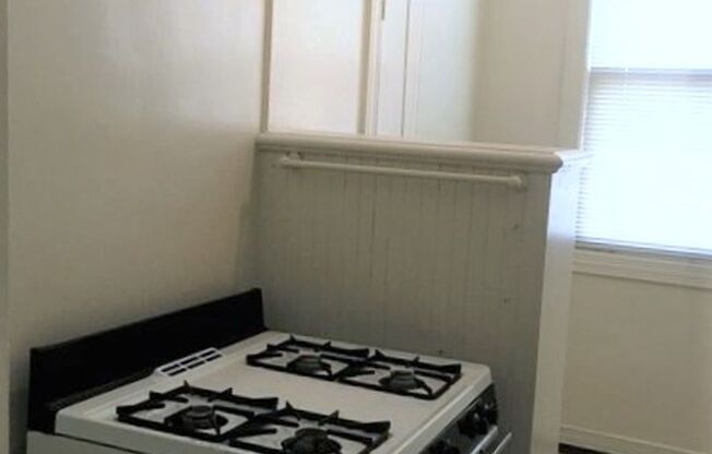 Comfortable 1 bedroom,  is in a great location just a block from campus