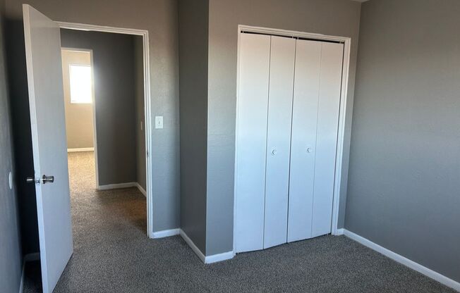 2 beds, 1 bath, 750 sqft, $1,070, Unit B08 1050 14