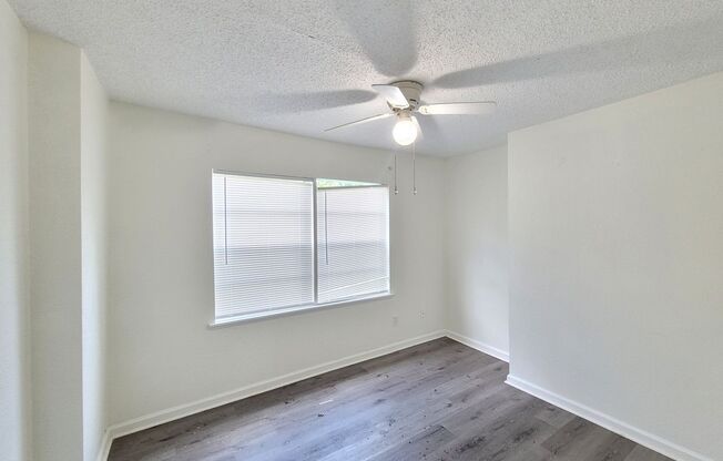 3 beds, 1 bath, $1,295