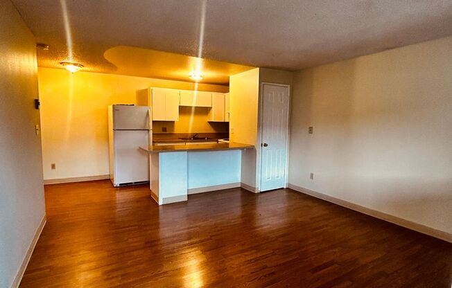 1 bed, 1 bath, 576 sqft, $1,020, Unit 9