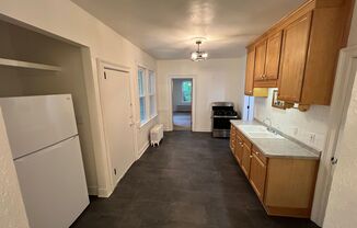 2 beds, 1 bath, 2 sqft, $1,550, Unit 1531 N Jackson St Lower