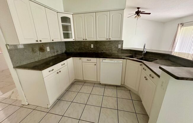 Huge 4/3 home in Lake Mary