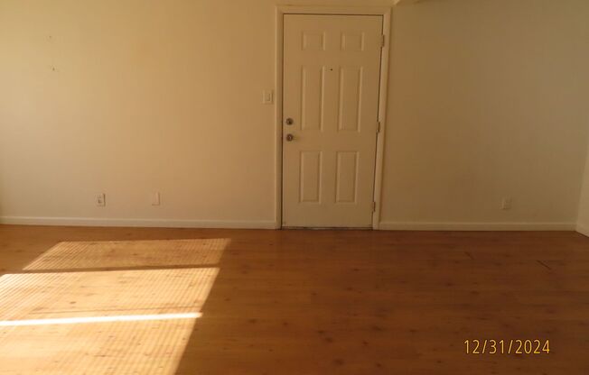 2 beds, 2 baths, $1,095, Unit # 129