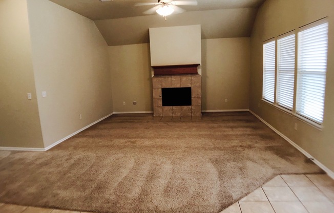 3 beds, 2 baths, $1,650